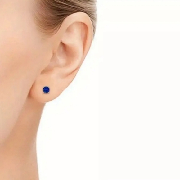 Blue Saphire Stud Earrings - Picture 4 of 5